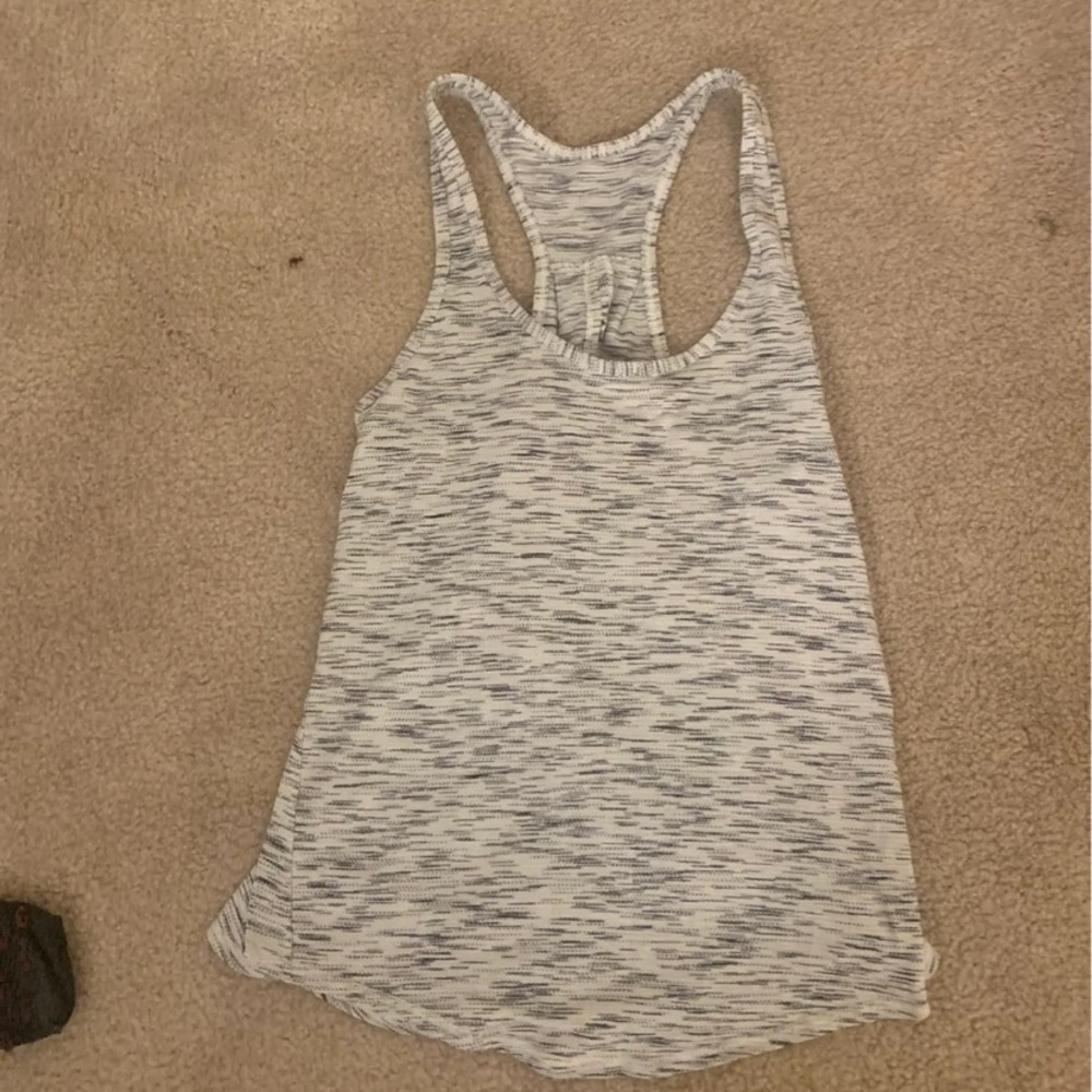 LULULEMON tank size 6!
